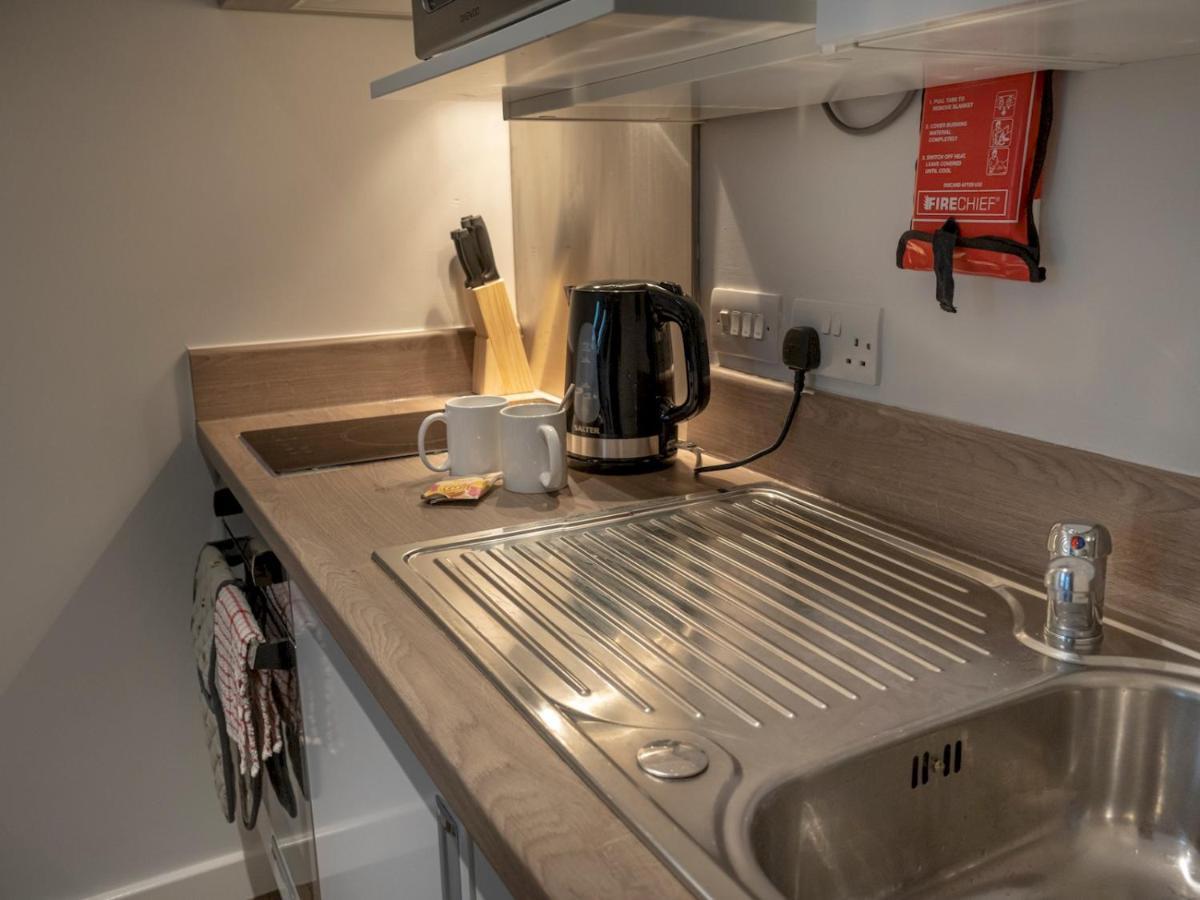 Pass The Keys Cosy High Street Studio With Free Parking Appartement Lincoln Buitenkant foto